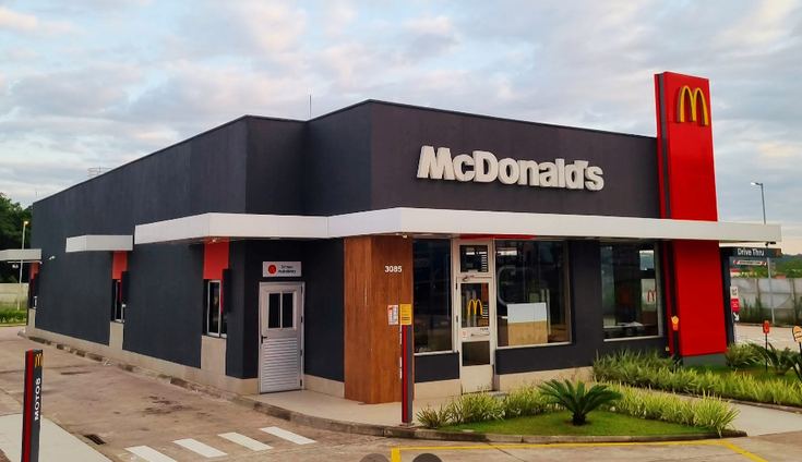 Operação monousuária de rede de fast-food inaugurada pela Unique Garden Malls em ponto estratégico de alto fluxo